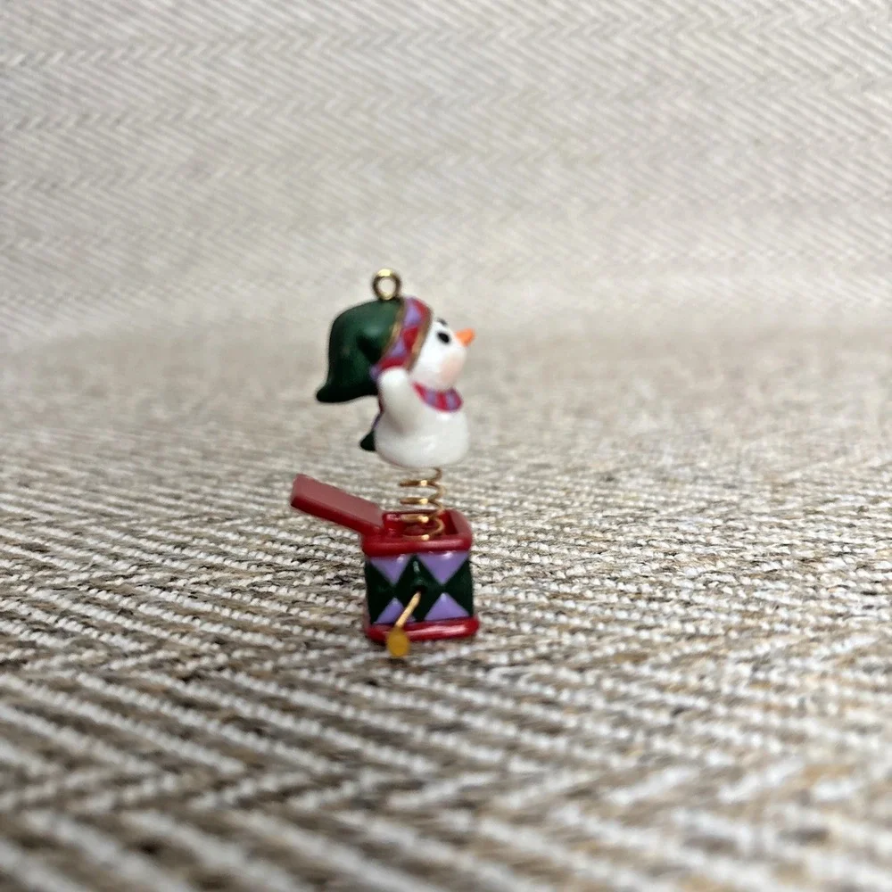 Hallmark Club Miniature Ornament Snowy Surprise 1999 Snowman Jack in the Box